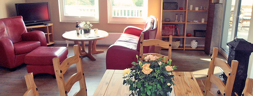 Gemütliches Wohnzimmer mit Ausblick! Gemütliches Wohnzimmer mit Ausblick auf Wiesen und Weiden